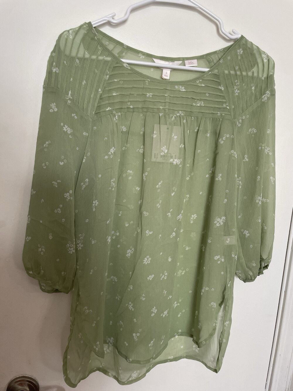 Lauren Conrad Sheer Light Green Floral Blouse Top S Small NWT
